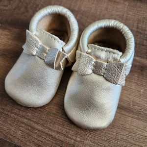 Freshly Picked bow moccasins